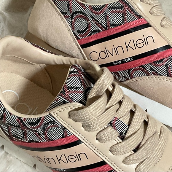 Calvin Klein Tea-2 Sneaker Woman’s sz 6.5 - Picture 5 of 9